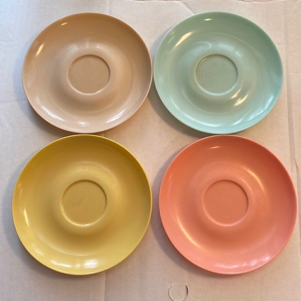 4 vtg Harmony House Melmac saucers